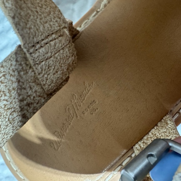 Universal Thread Tan Platform Sandals - Picture 3 of 4